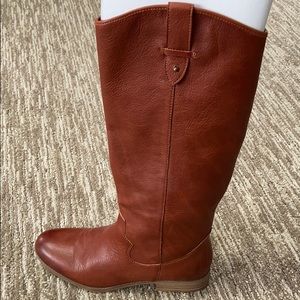 Cognac faux leather Western boots!